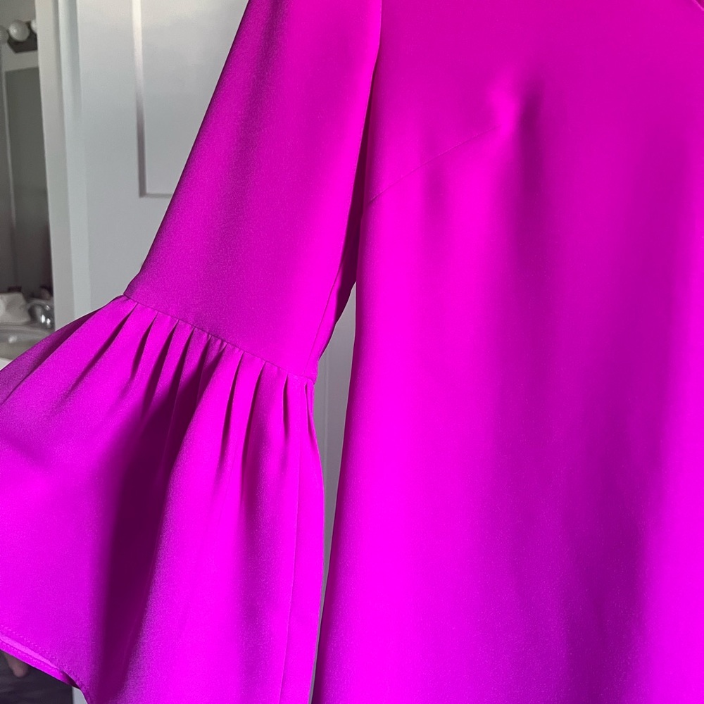 Stunning banana republic bell sleeve midi dress.